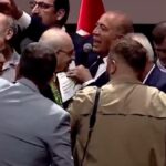 Gursel tekin sahneye cikti kilicdaroglunun yaninda firca atti ne isiniz var burada 2dcEvMNX