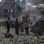Israilin gazzede yerinden edilenlerin cadirlarina saldirisinda 1 kisi oldu 10 kisi yaralandi RgpVFN4C