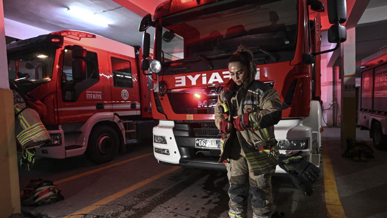 Istanbulda 4 katli binada korkutan yangin cICUEFH3